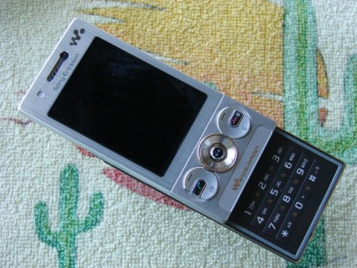 Sony Ericsson W705 - slider