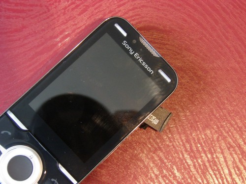 Test Sony Ericsson Yari - gniazdo microSD