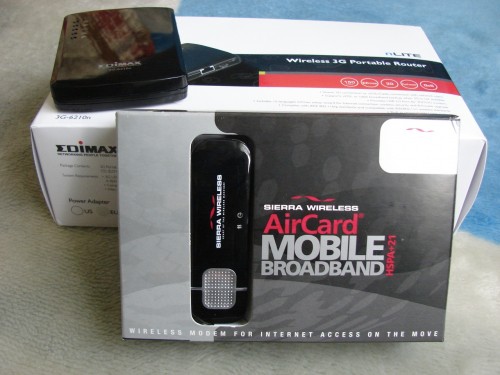 Pudełka z zestawem Edimax 3G-6210n i modemem Sierra Wireless AirCard USB 309