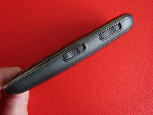 Test myPhone 1070 chiaro - prawy bok - przycisk latarki i blokady klawiatury