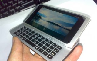 Nokia N9 z MeeGo na wyraźnych zdjęciach- design powala z nóg