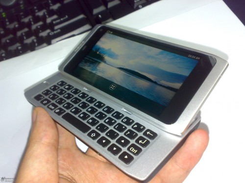 Nokia N9 z MeeGo na wyraźnych zdjęciach- design powala z nóg