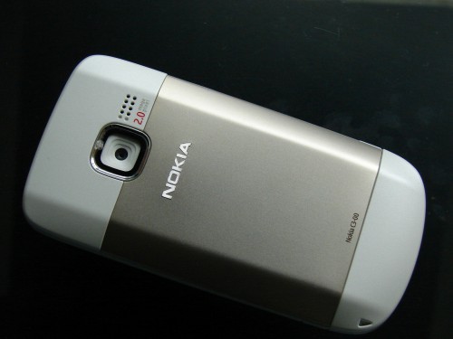 Nokia C3 test - głośnik i obiektyw aparatu