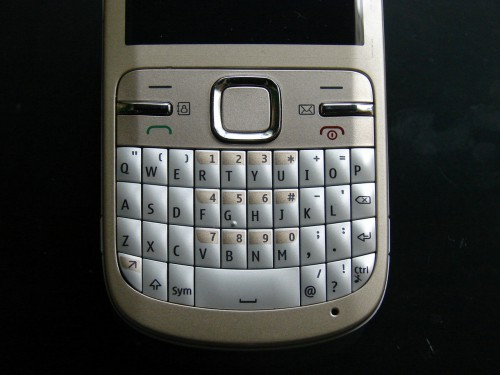 Nokia C3 test - klawiatura QWERTY