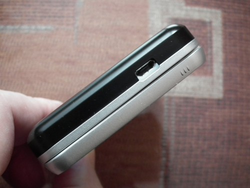 Test Motorola FLIPOUT - gniazdo microUSB