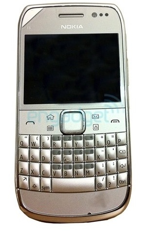 Nokia E6 złapana na zdjęciach