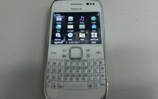 Nokia E6-00 z Symbian^3 złapana na wideo, zdjęciach