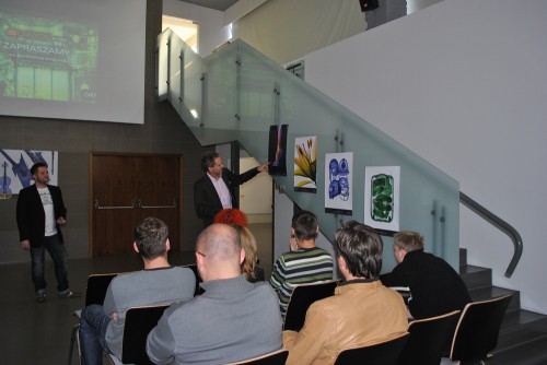 Konferencja Canyon: spotkanie z dziennikarzami, zaproszonymi do budynku Instytut Wzornictwa Przemysłowego, poprowadził znany prezenter telewizyjny, Zbigniew Urbański. 