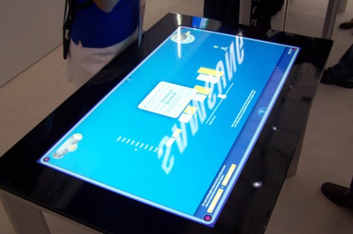 Samsung prezentuje urządzenia wyposażone w system Microsoft Surface.