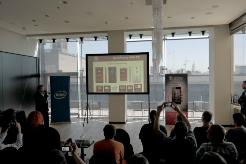 Prestigio MultiPhone 5430 - konferencja