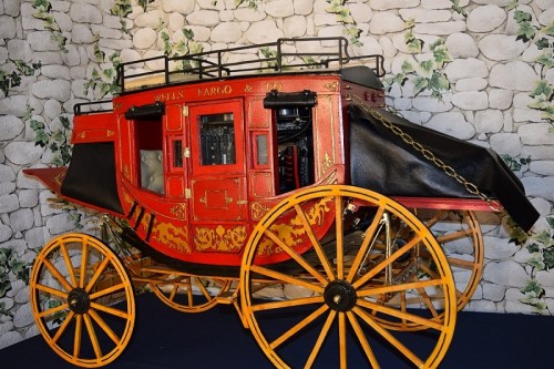 THE STAGE COACH WELLS FARGO