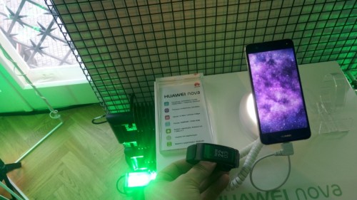 Huawei nova w Orange