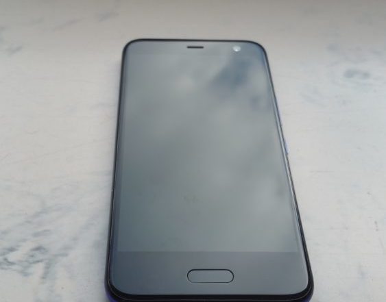 HTC U11 Life