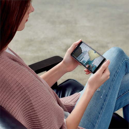 Asus ZenFone Max Plus M1 3