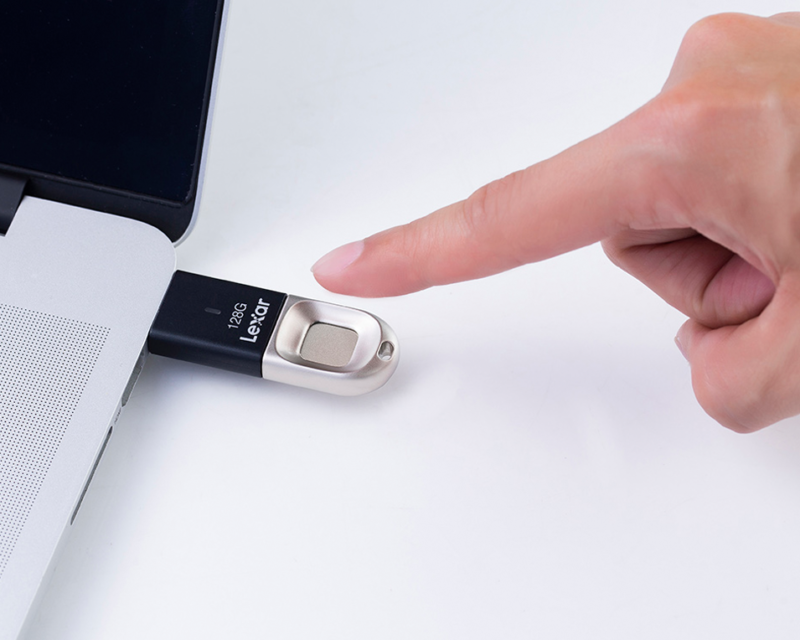 JumpDrive ze skanerem odcisków 
