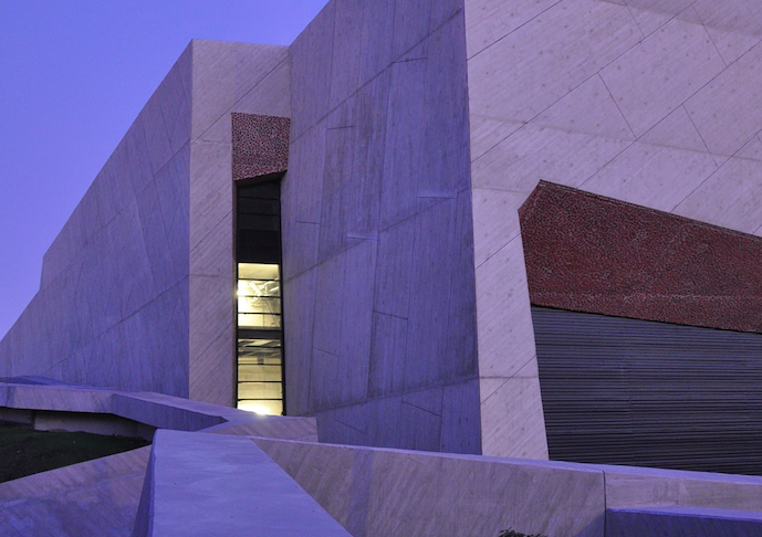 Czym charakteryzuje się beton architektoniczny?