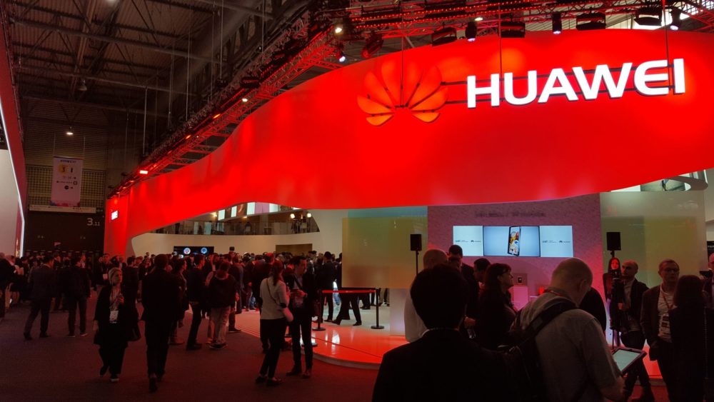Huawei na nowo definiuje streaming filmów i gier dzięki sieci 5G i składanemu smartfonowi