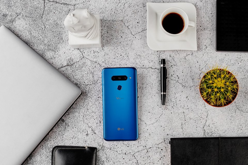 LG V40 ThinQ debiutuje w Polsce. Pięć aparatów, sztuczna inteligencja i najlepsza jakość dźwięku 2