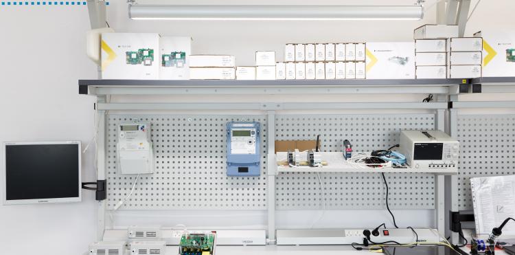 W domach warszawiaków pojawiły się innowacyjne liczniki prądu. Do ich podłączenia Orange Polska wykorzystał nową technologię.