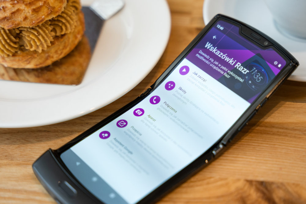 motorola razr - smartfon, który zmieści się nawet w kopertówce