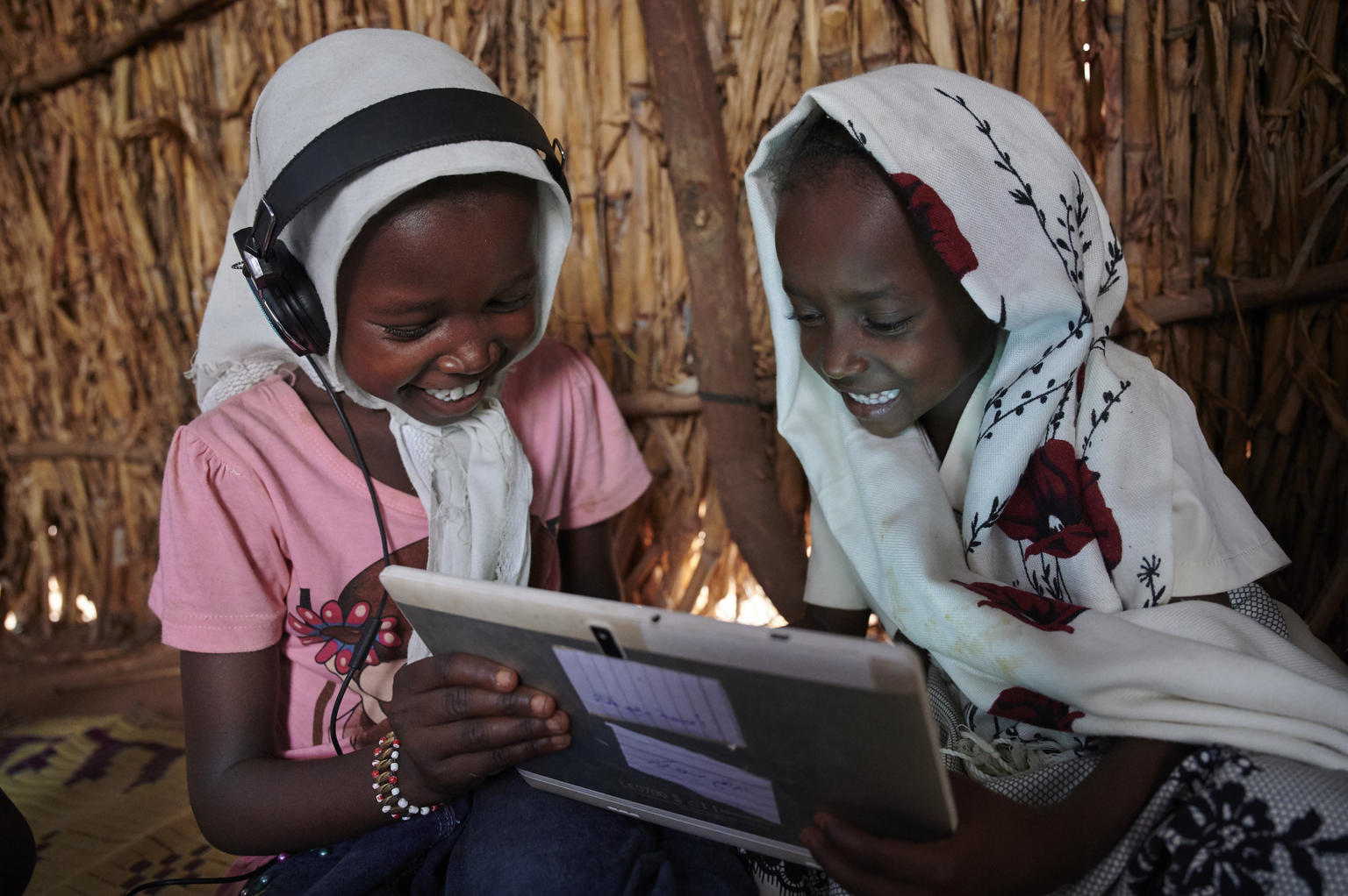 Ericsson i UNICEF inicjują globalne partnerstwo na rzecz zapewnienia szkołom połączenia internetowego
