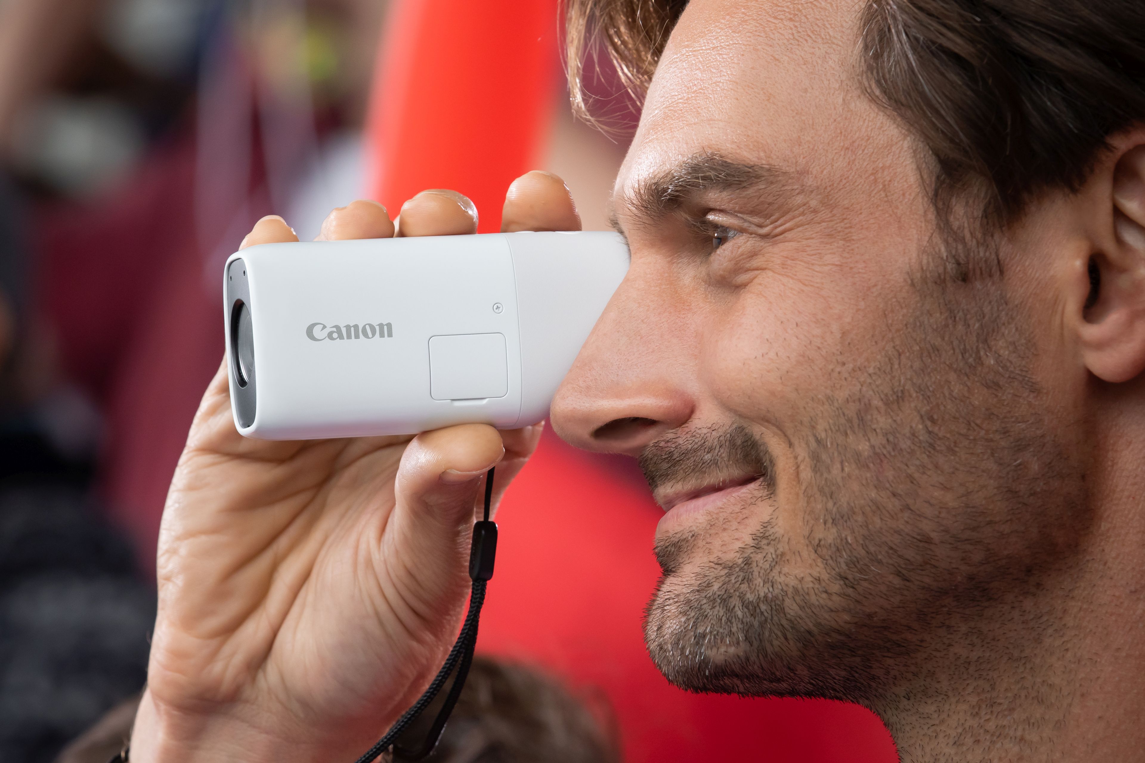 Canon prezentuje PowerShot ZOOM – nowy koncepcyjny aparat z superzoomem
