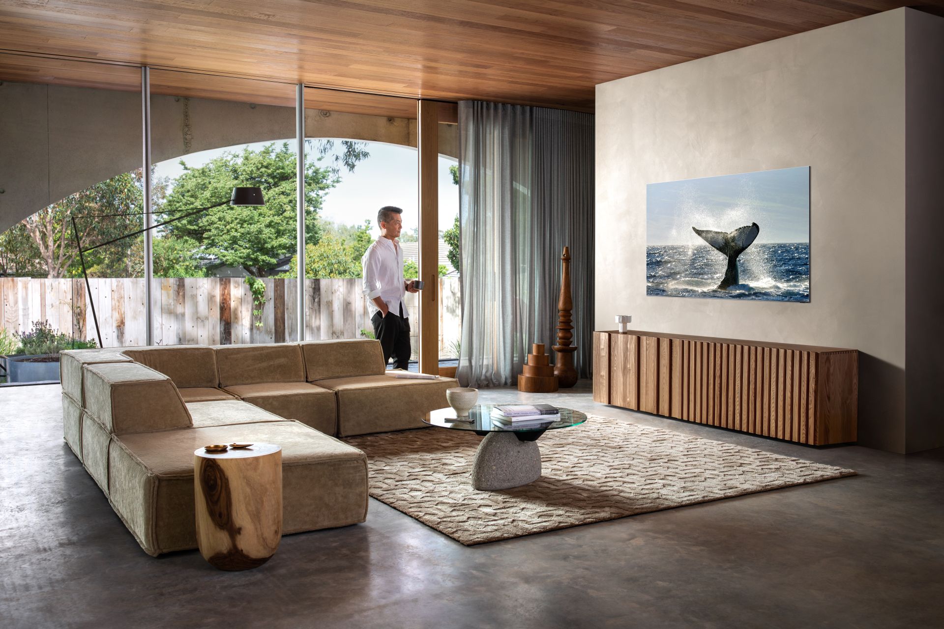 samsung qled lifestyle q950t