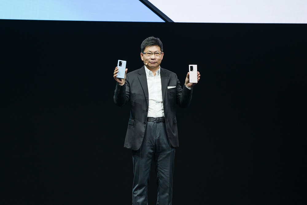 Huawei prezentuje Mate X2 – składany do wewnątrz smartfon z dwoma ekranami