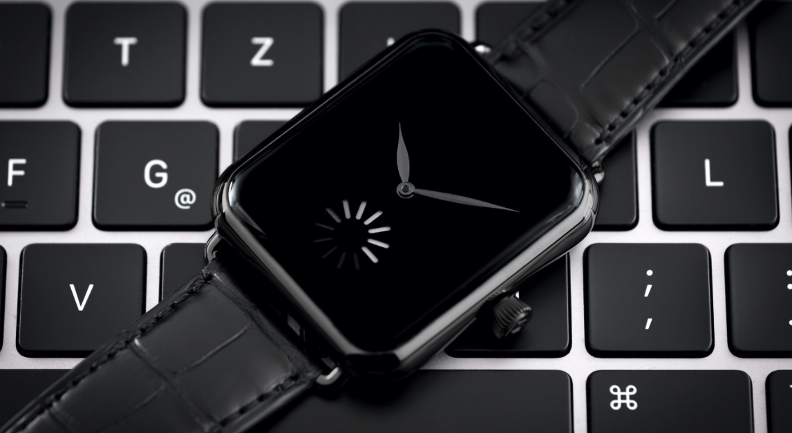 Firma H. Moser & Cie zaprezentowała luksusową kopię zegarka Apple Watch za 30.800 dolarów