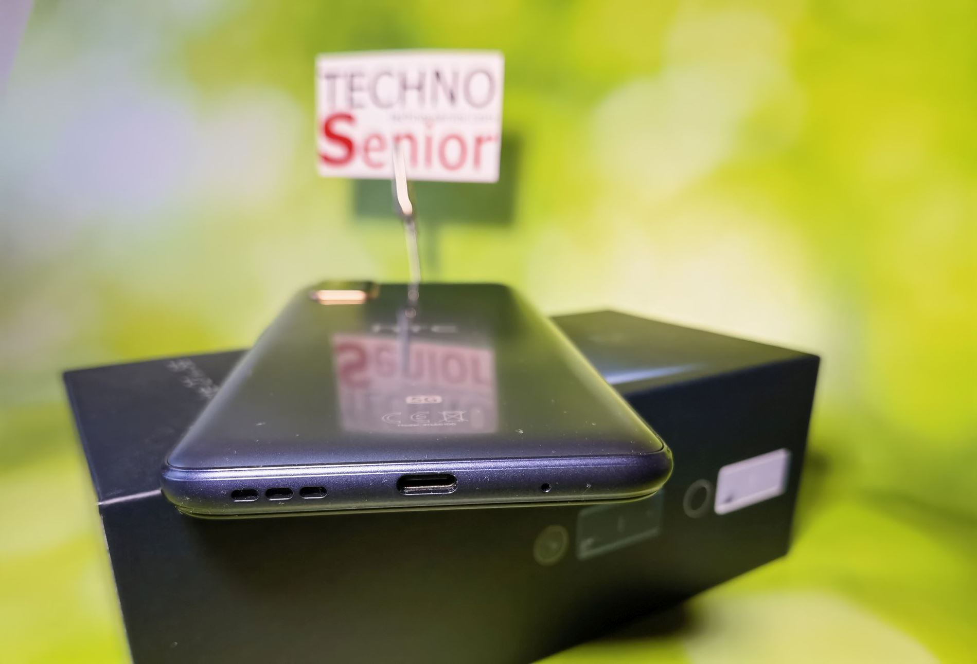 HTC Desire 21 Pro   020