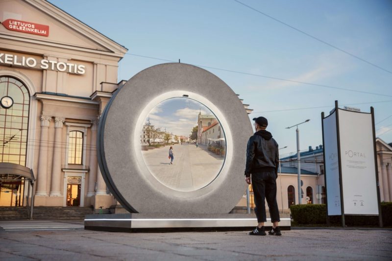 W Wilnie powstał portal do innego miasta