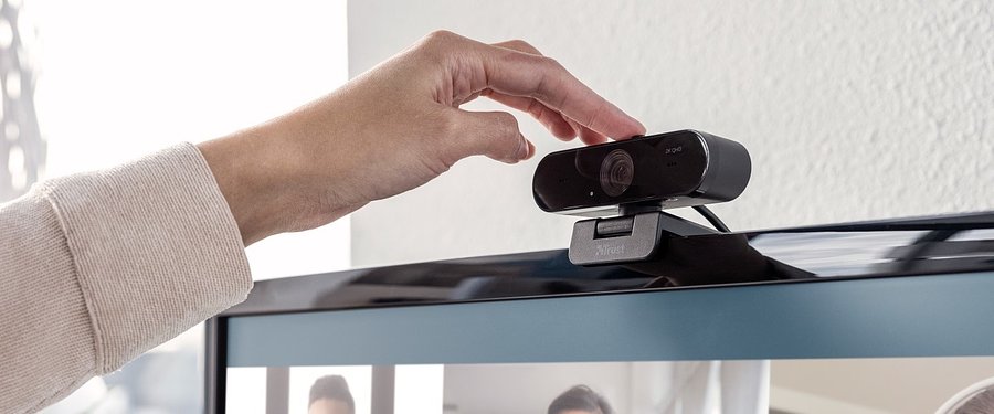 Trust prezentuje kamerę internetową 2K do prowadzenia rozmów wideo w wysokiej jakości w domu i (domowym) biurze