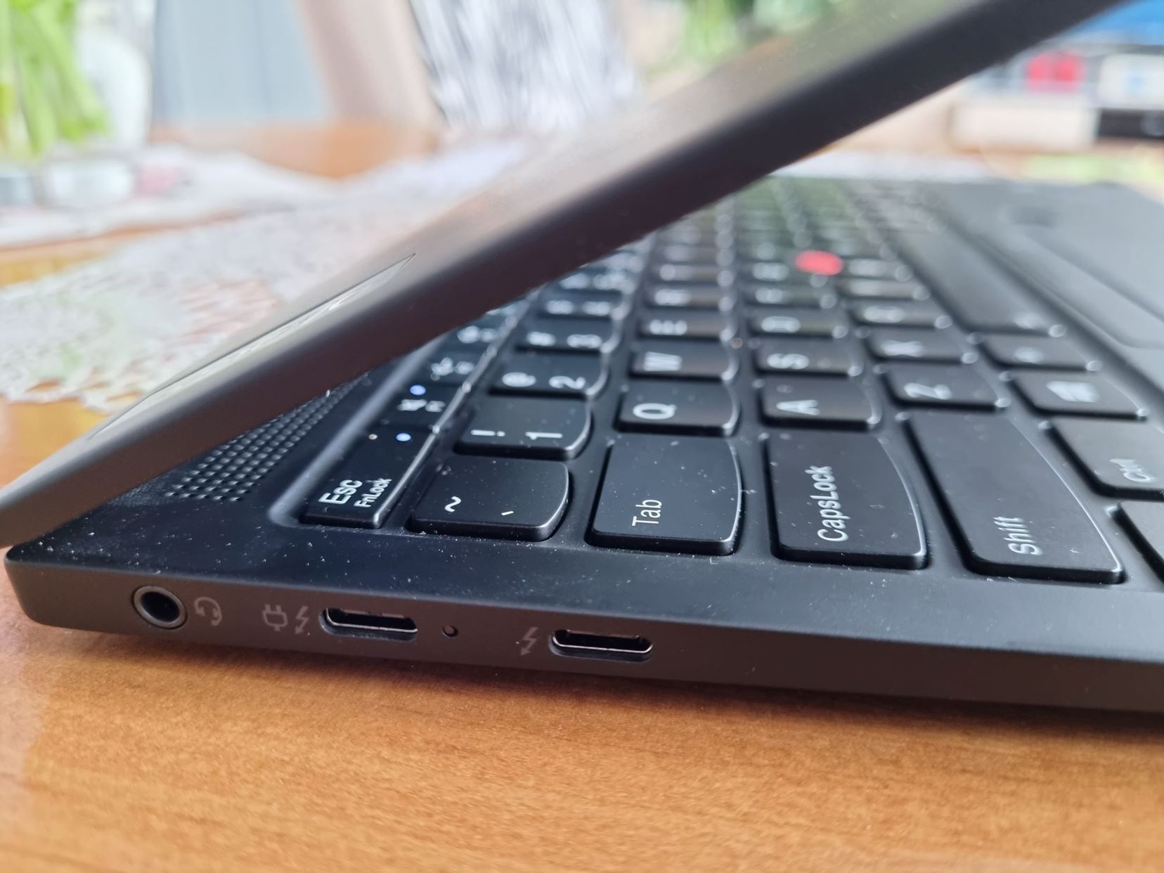 Lenovo ThinkPad X1 Nano 006