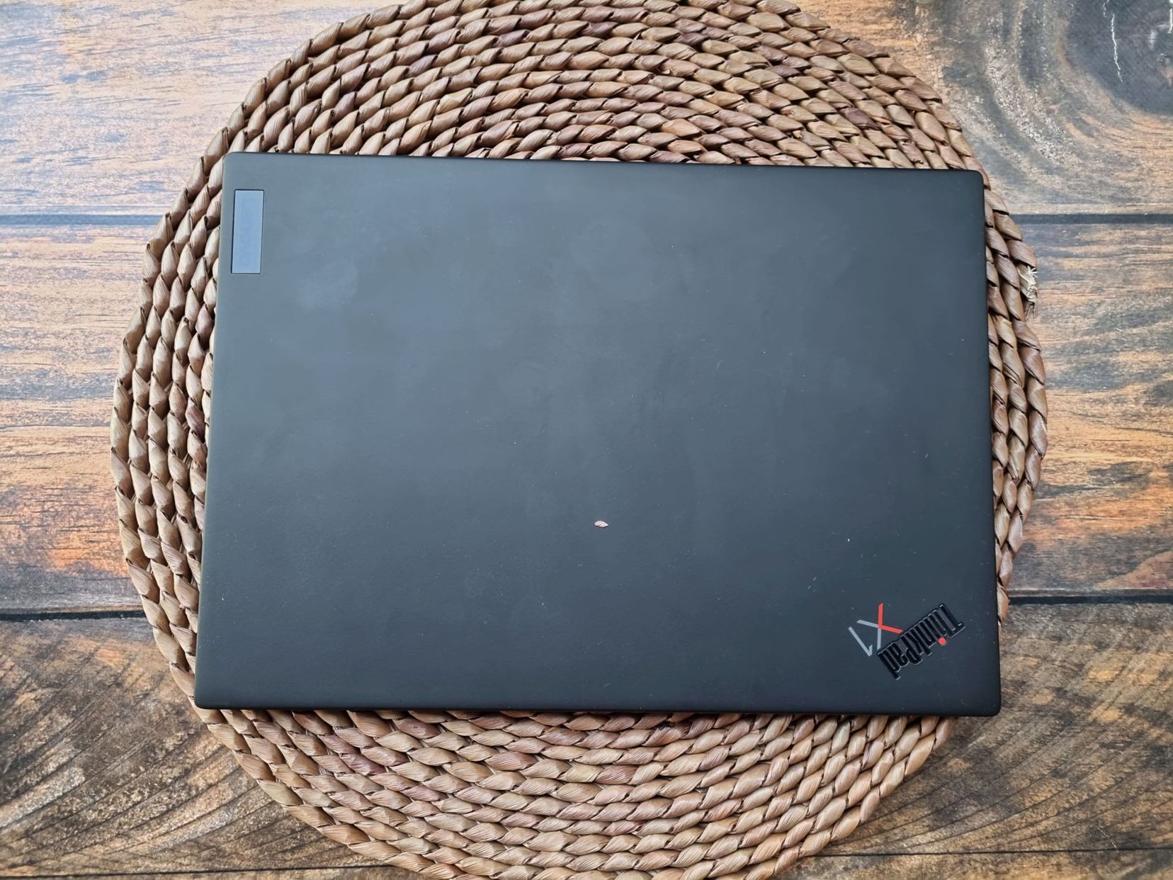 Lenovo ThinkPad X1 Nano 011