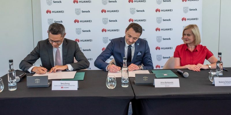 Huawei wspiera Serock w budowie smart city