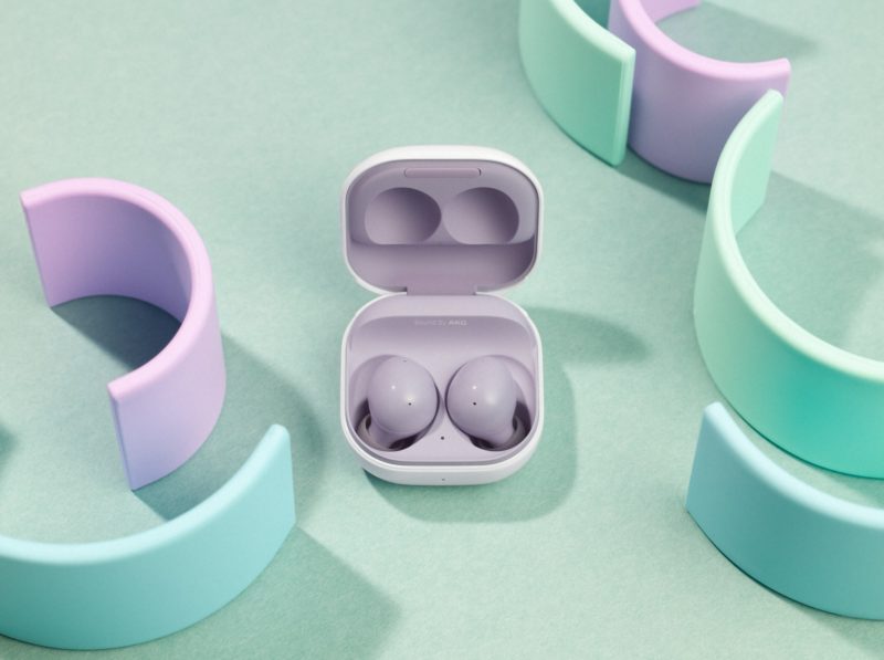 02 01 Berry product 05 galaxybuds2 lavender H