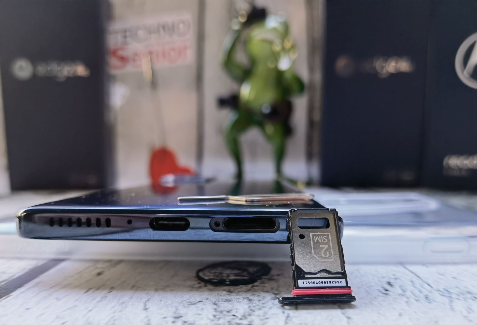 Motorola Edge 20pro   026