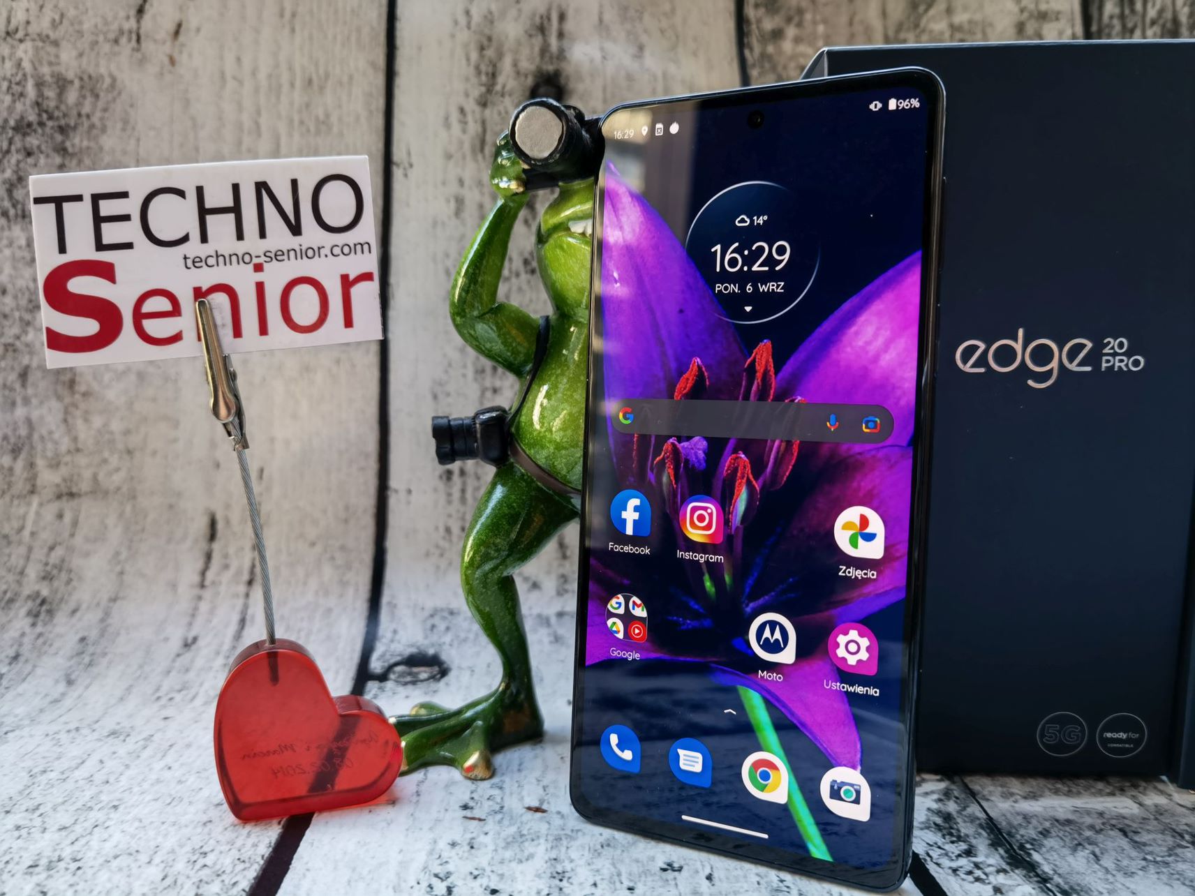 Motorola Edge 20pro   029