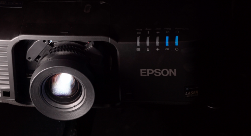 Epson prezentuje EB-PU2200 - najnowszą generację projektorów 3LCD o wysokiej jasności