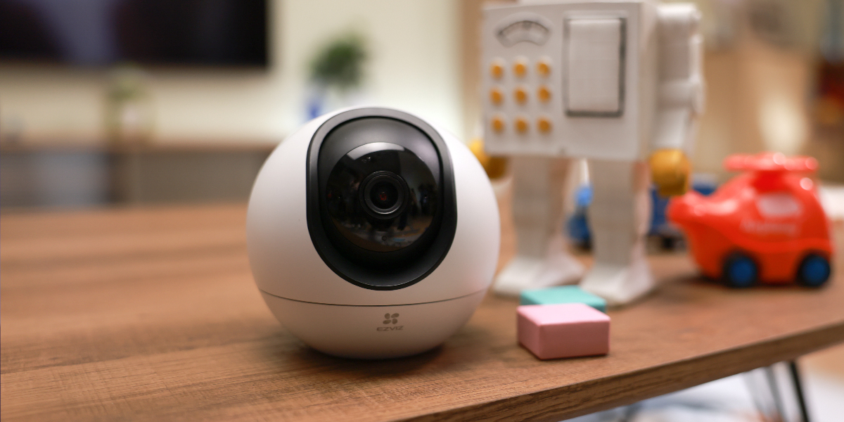 EZVIZ wprowadza na rynek nową kamerę C6, która ułatwi rodzinom z dziećmi i zwierzętami domowymi inteligentne zarządzanie domem