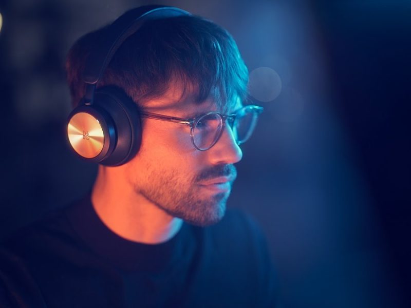 Bang & Olufsen przedstawia nową edycję słuchawek Beoplay Portal – najlepsze rozwiązanie dźwiękowe dla PC, PlayStation i urządzeń mobilnych
