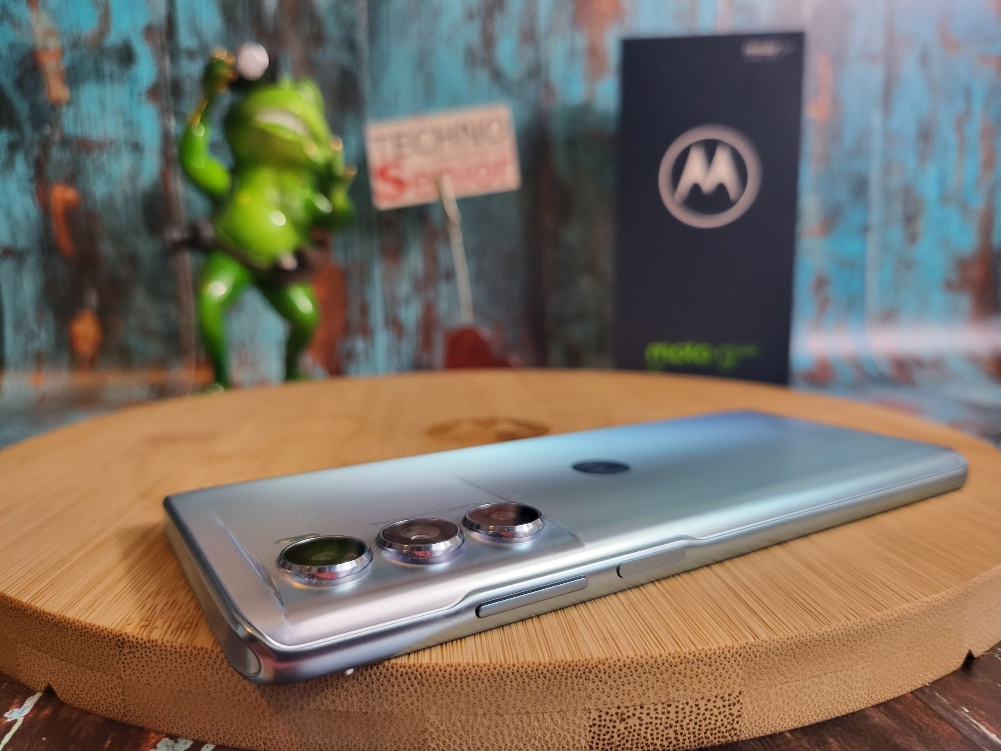 Motorola moto g200   008