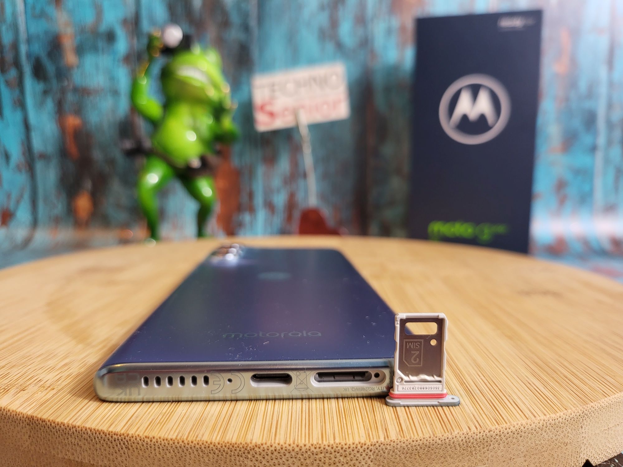 Motorola moto g200   013