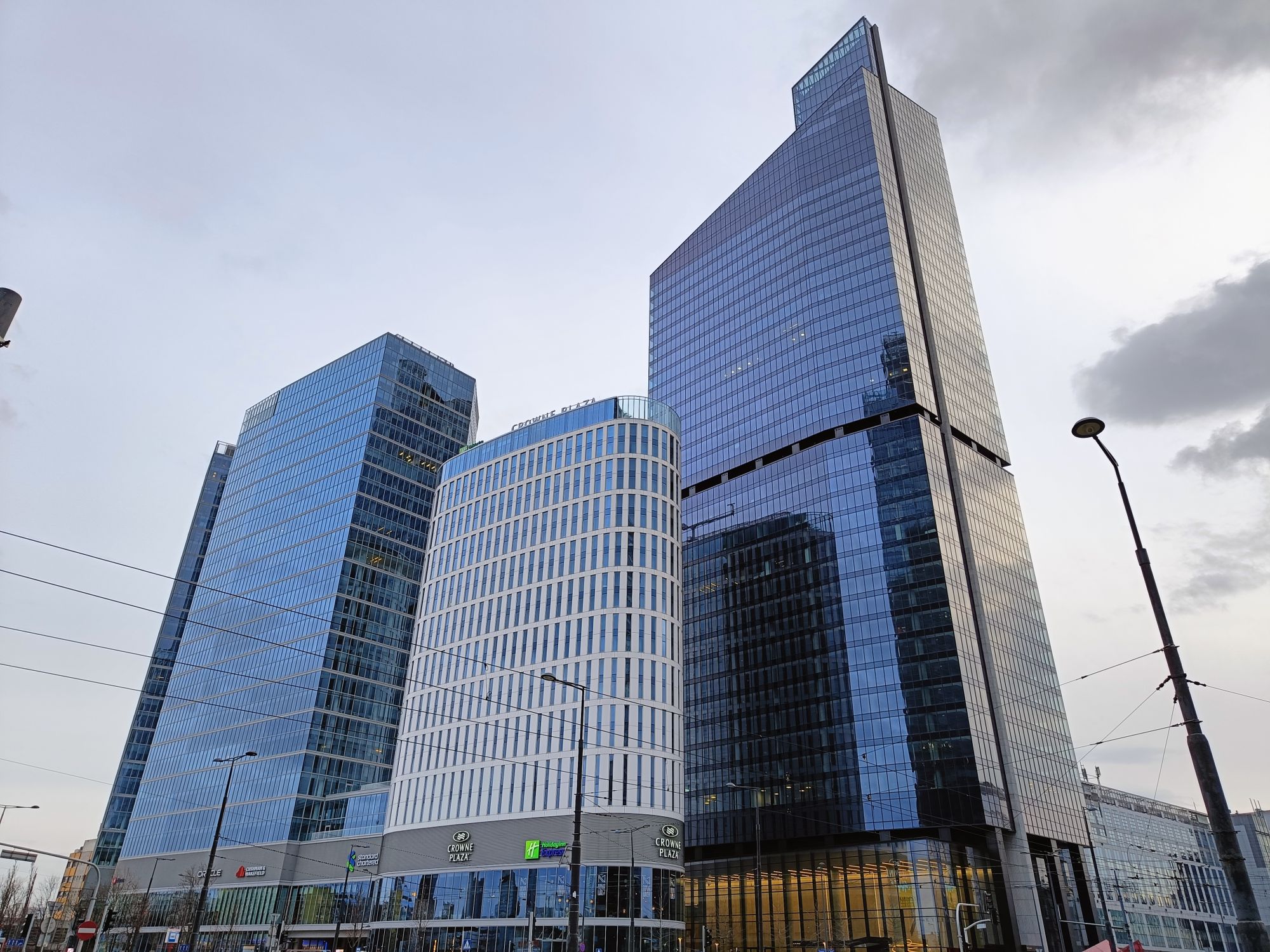 realme 9 pro plus (64)