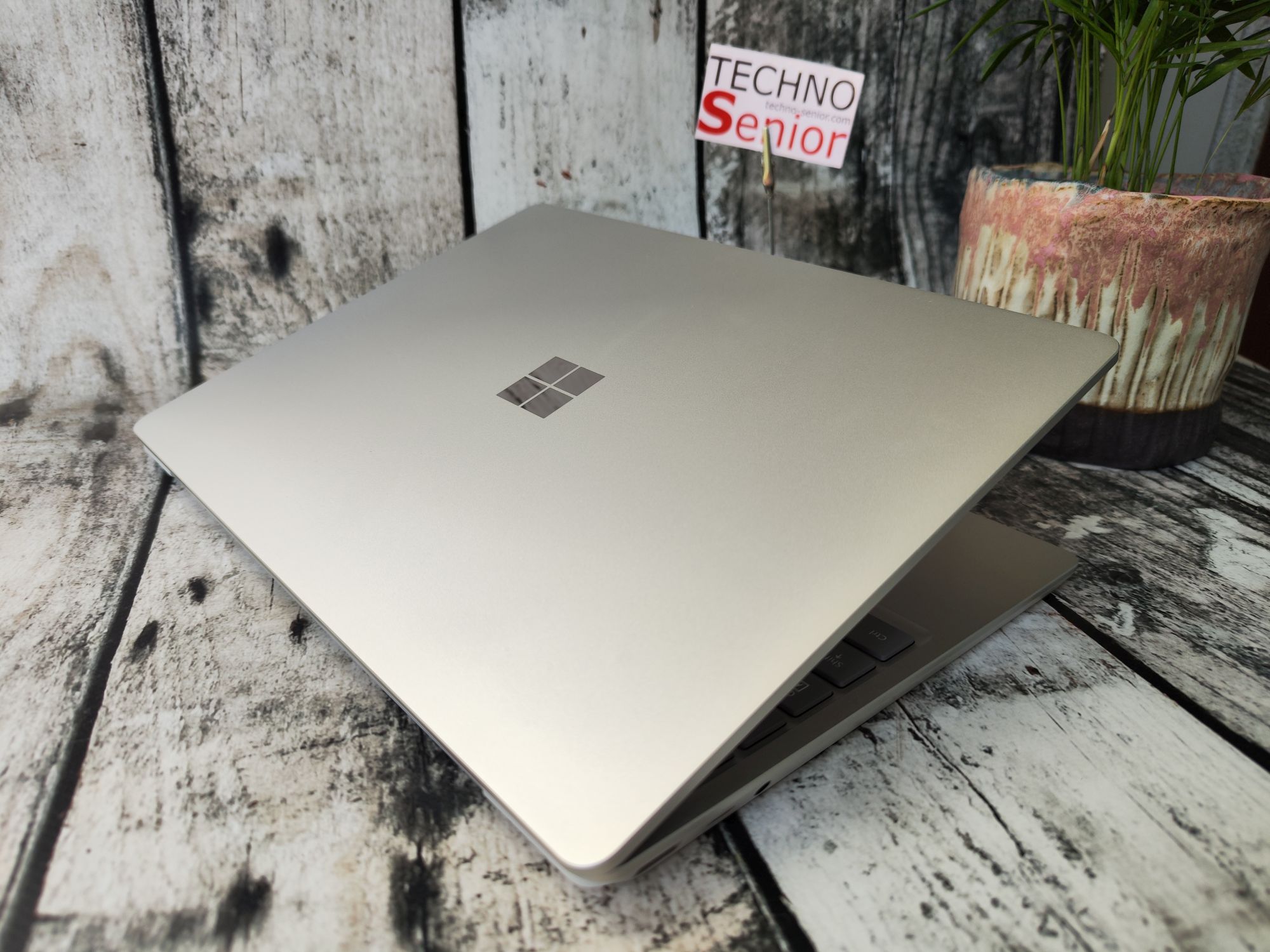 Microsoft Surface Laptop GO 2 – niewielki i bardzo lekki laptop
