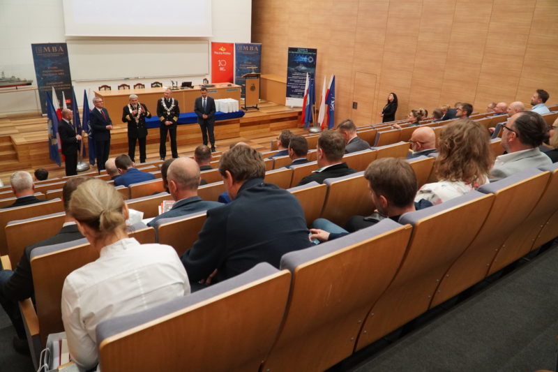 20221008 091956 emba pp amw