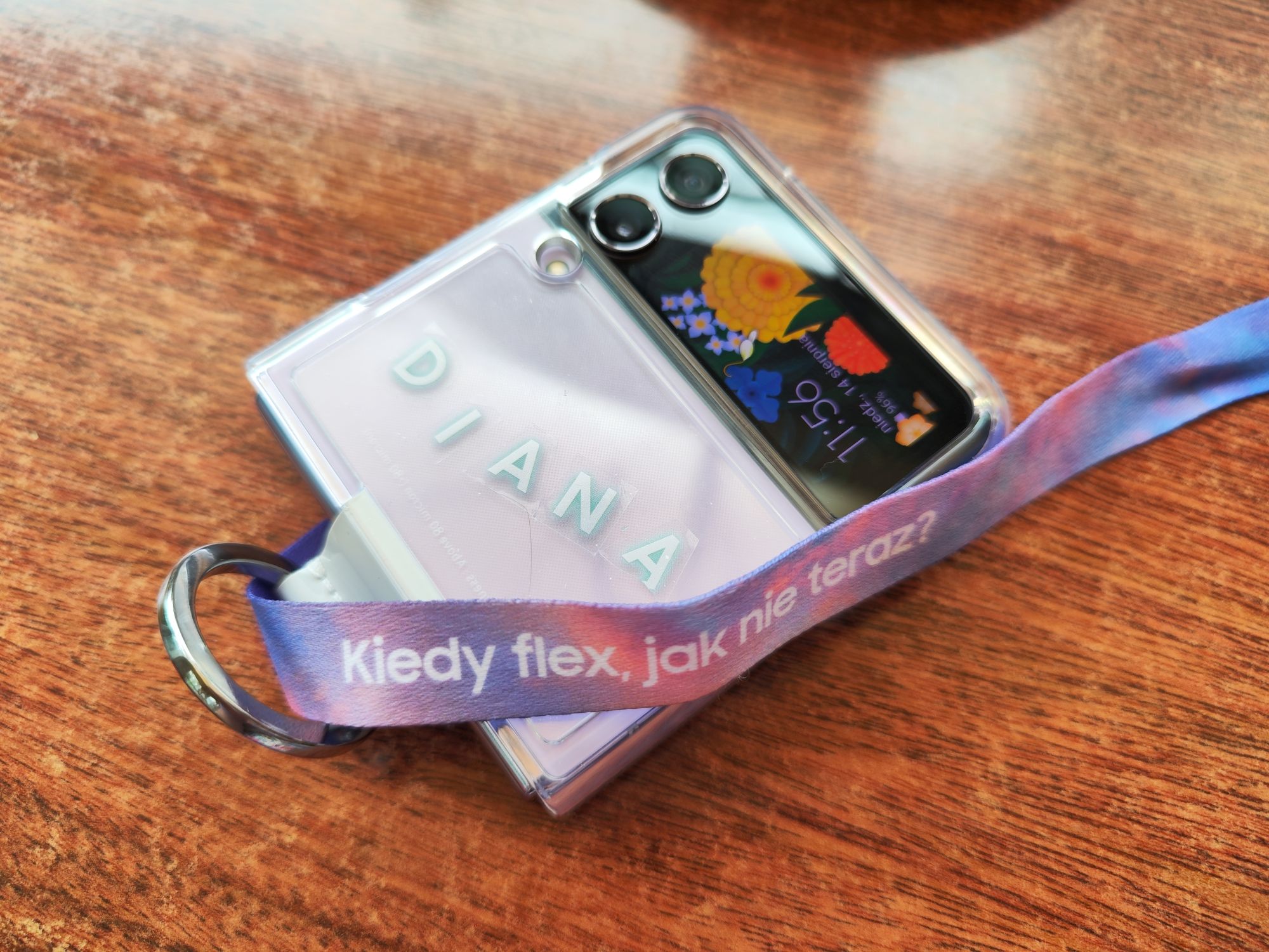 Samsung Galaxy Z Flip 4   010