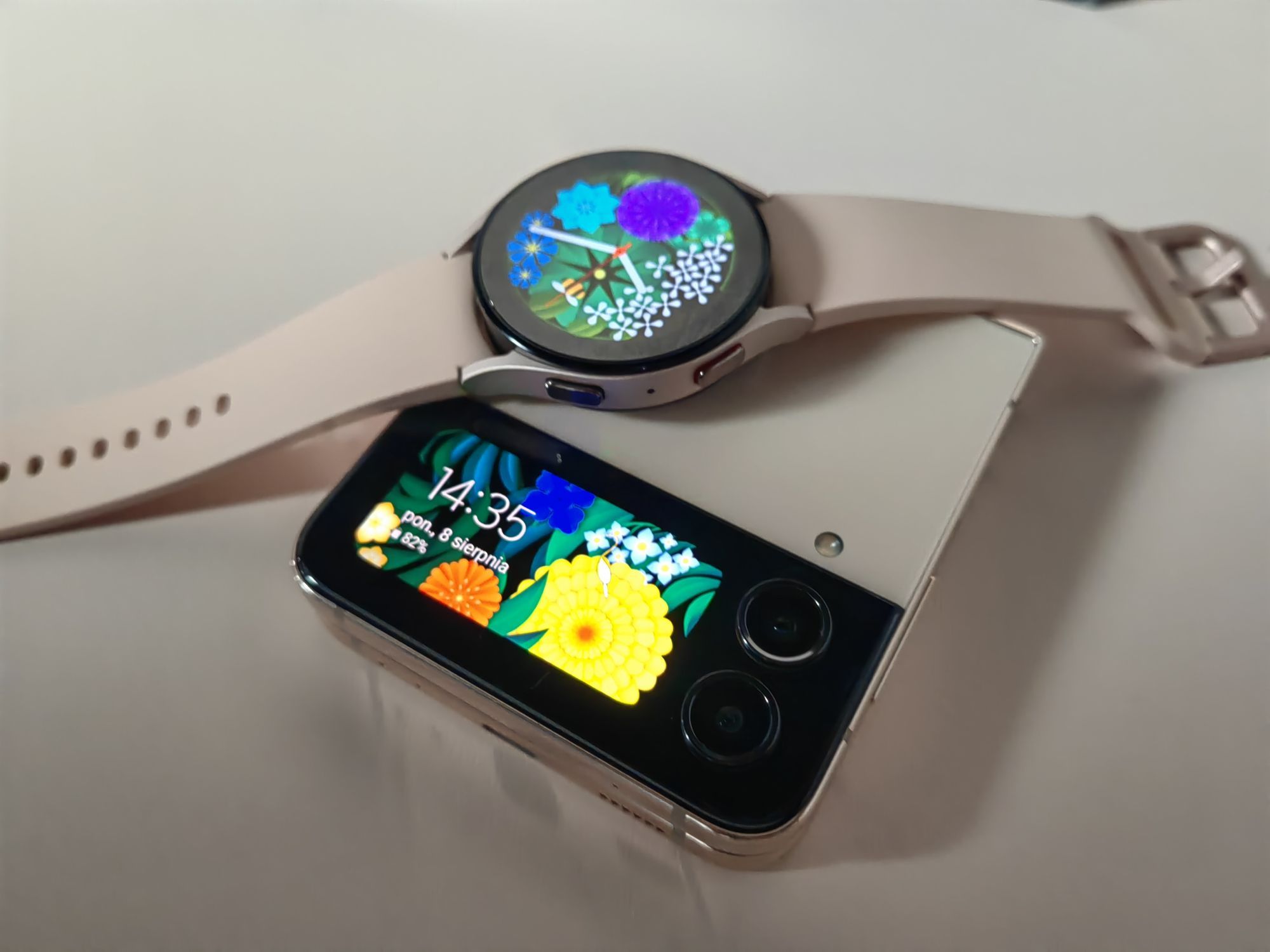 Samsung Galaxy Z Flip 4   058