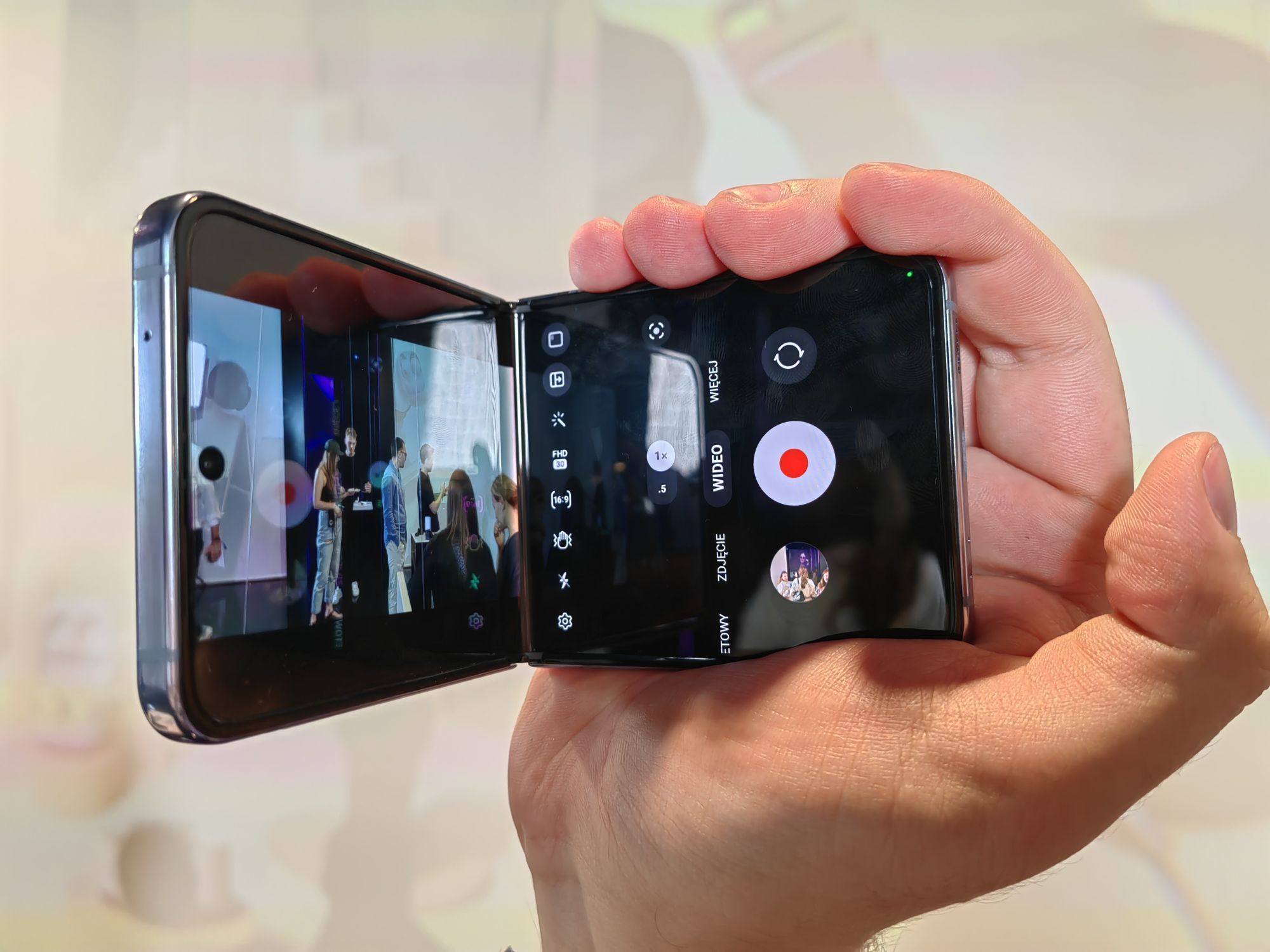 Samsung Galaxy Z Flip 4   061