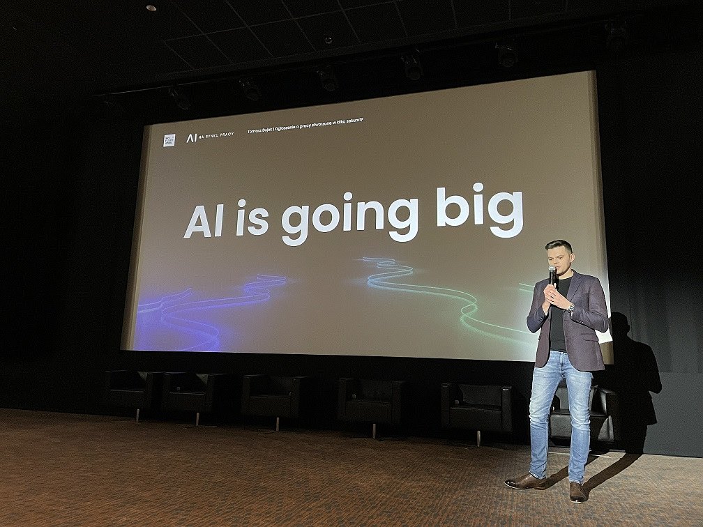 Pierwsze narzędzie oparte na sztucznej inteligencji w Polsce, które w kilka sekund stworzy ogłoszenie o pracę – AI Assistant